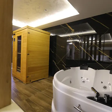 Hotel Aqua Raj Nd 4*